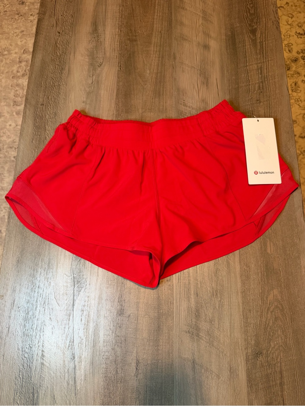 NWT Lululemon Hotty Hot LR 2.5” Shorts Sz 10 *Lulu red❣️*
